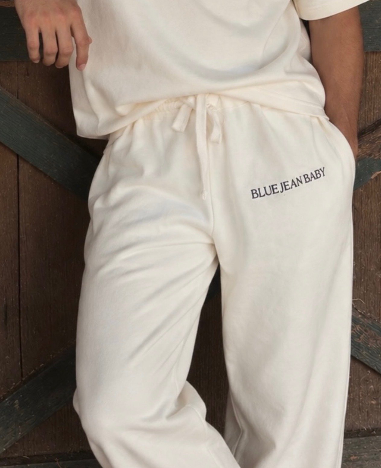 Sweatpants fabric and details